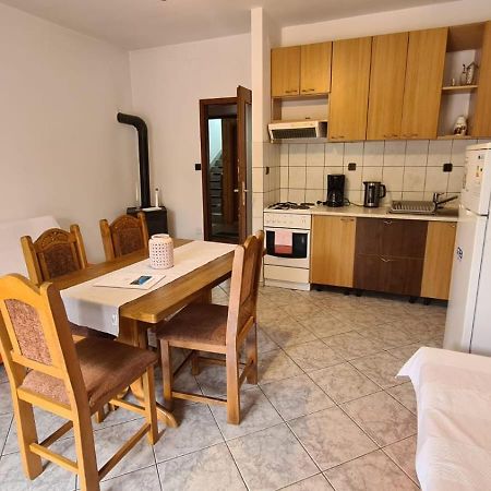 Apartmani Jelena Petrčane Habitación foto