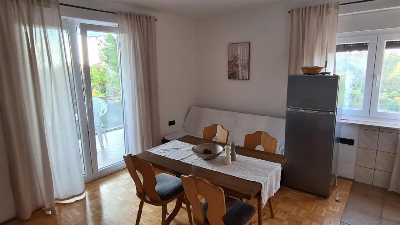 Apartmani Jelena Petrčane Exterior foto