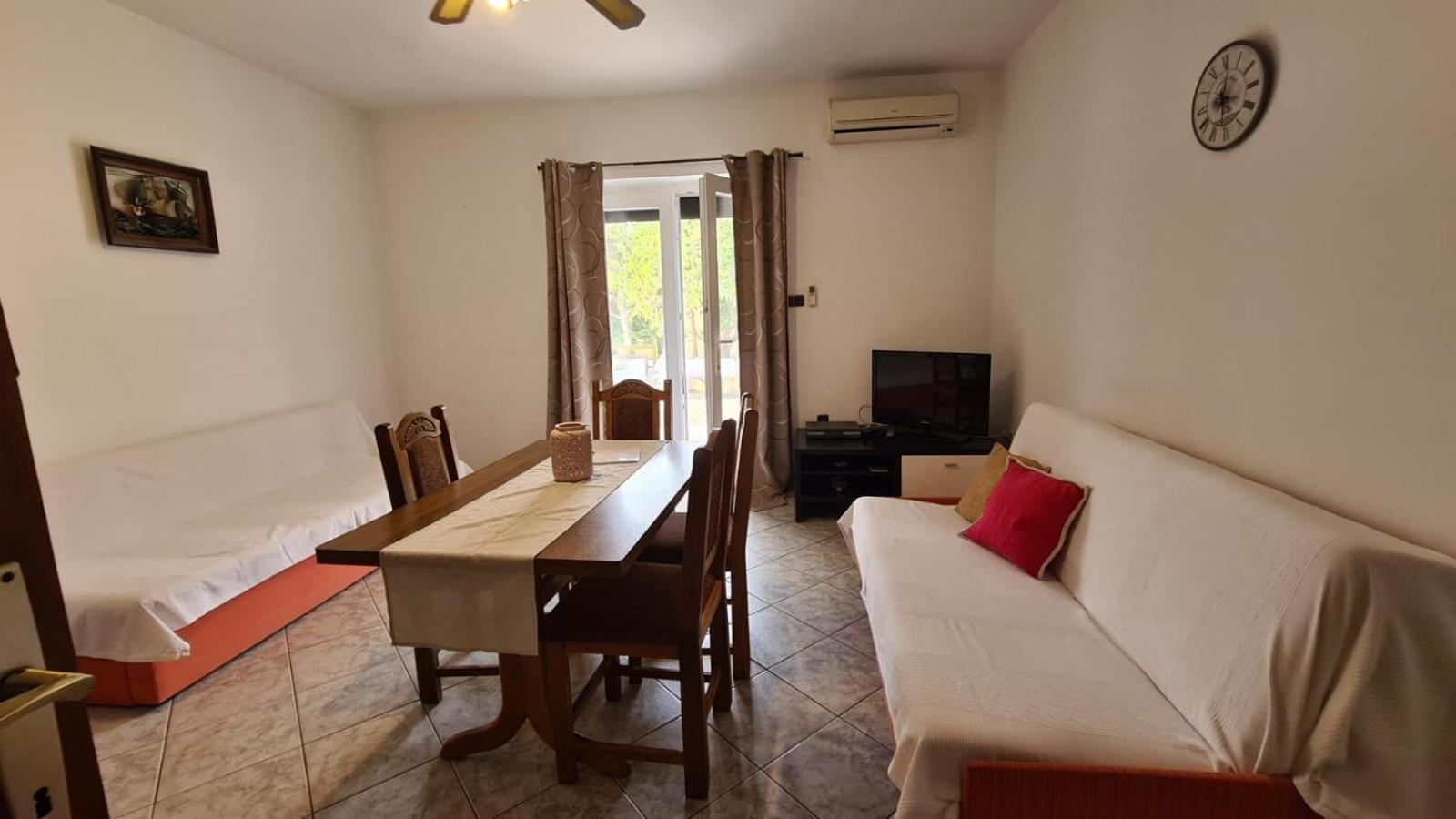 Apartmani Jelena Petrčane Habitación foto