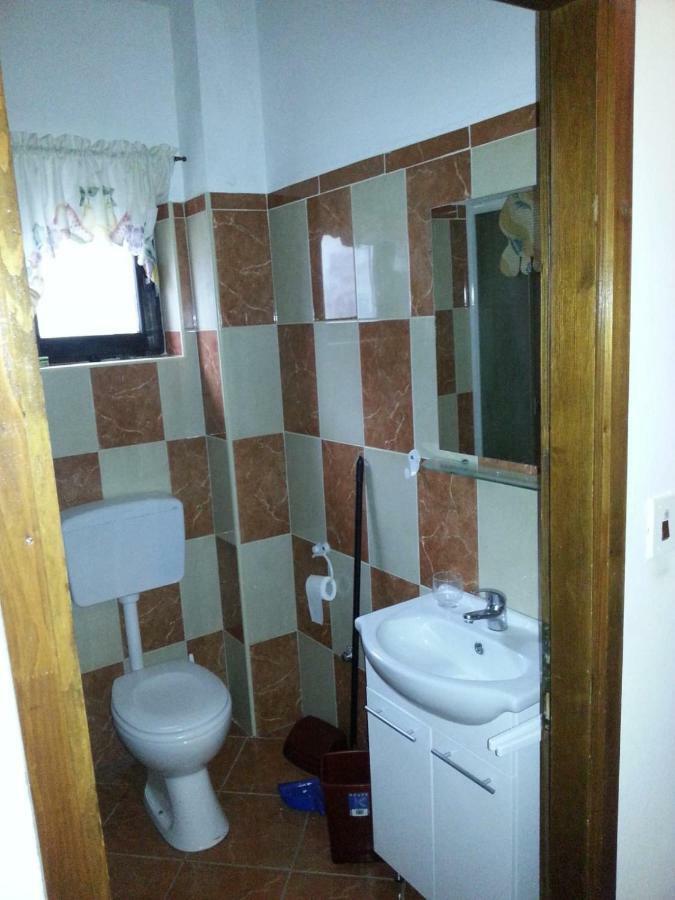 Apartmani Jelena Petrčane Exterior foto